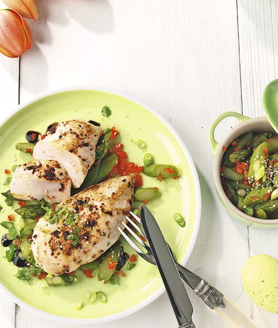 Hähnchenbrustfilet mit lauwarmem Spargelgemüse - Rezept