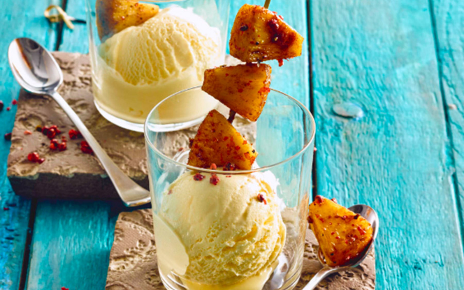 Karamellisierte Ananas mit Vanille Eis