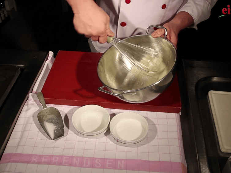 Eischnee schlagen (Einfach kochen)