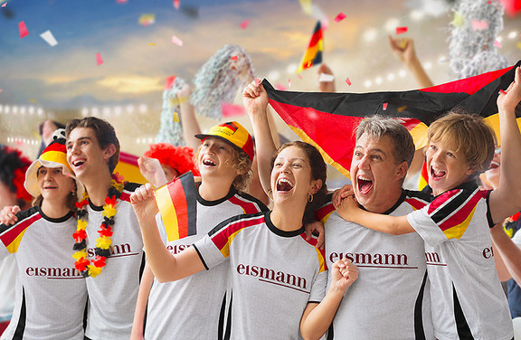 Fußball Fans mit eismann Trikot Fußball Fans mit eismann Trikot