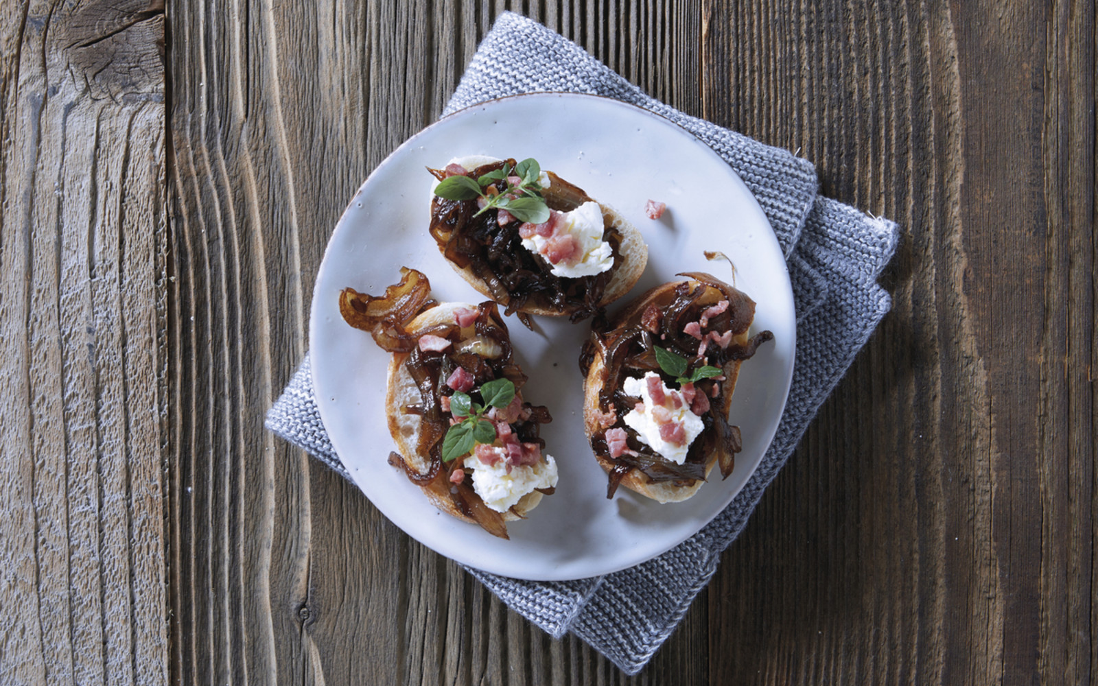 Crostinis Zwiebel-Bacon Karamell