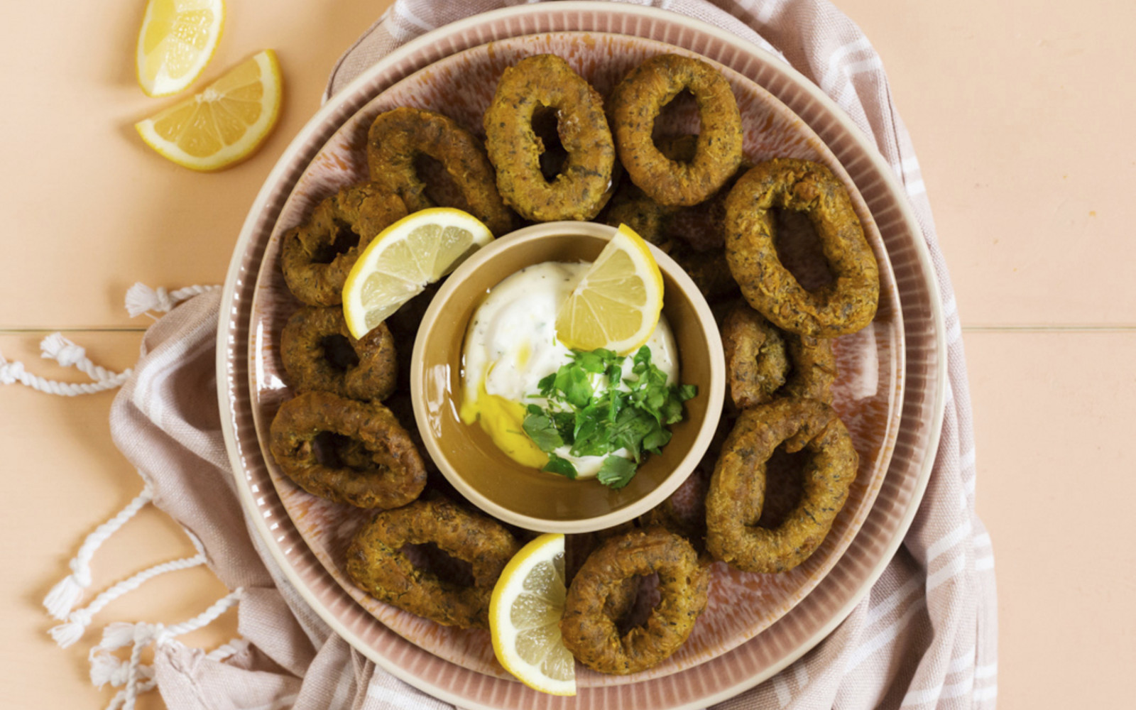 Calamares Mediterran mit Zitronen-Aioli