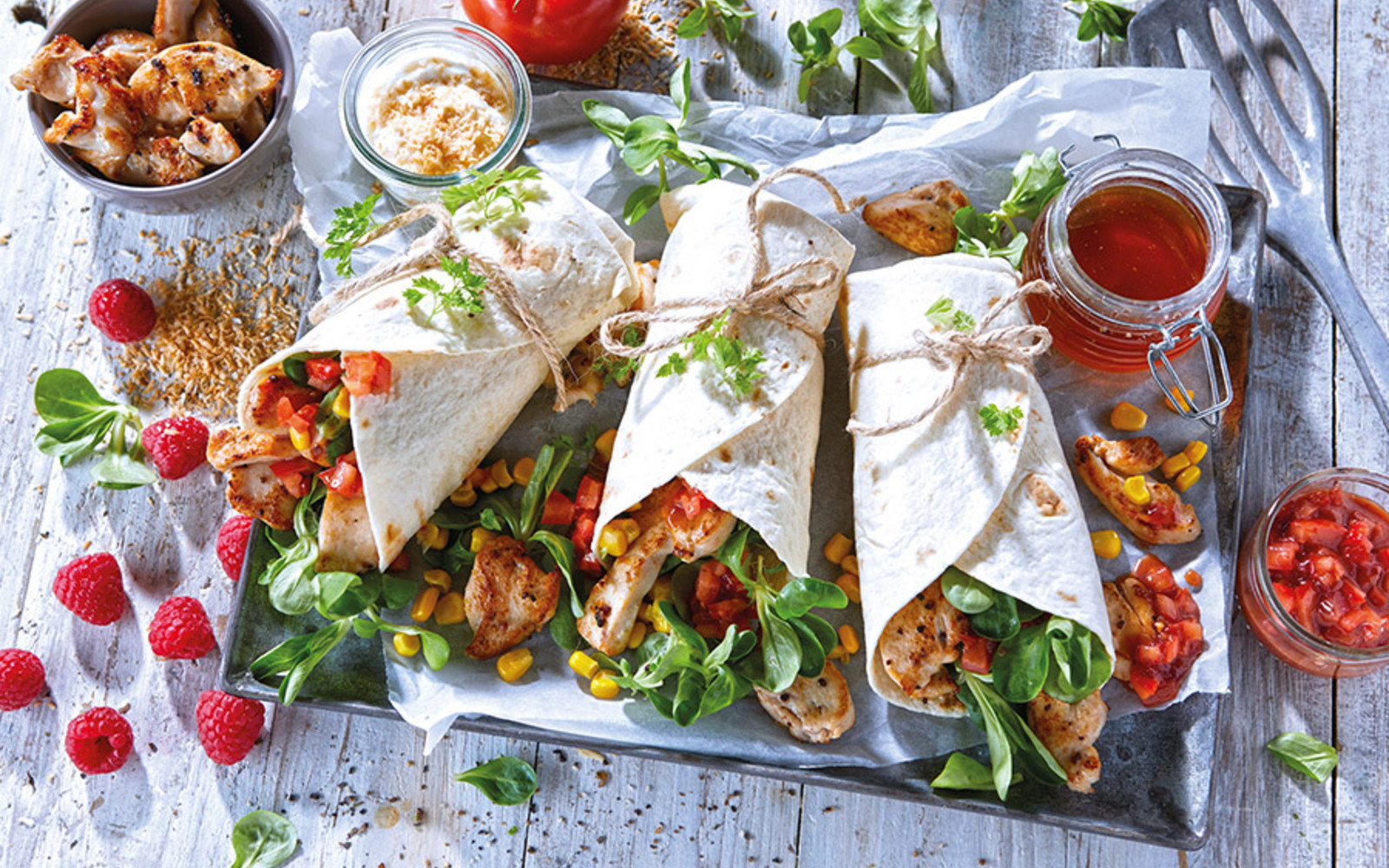 Himbeer-Kokos–Hähnchen-Wraps