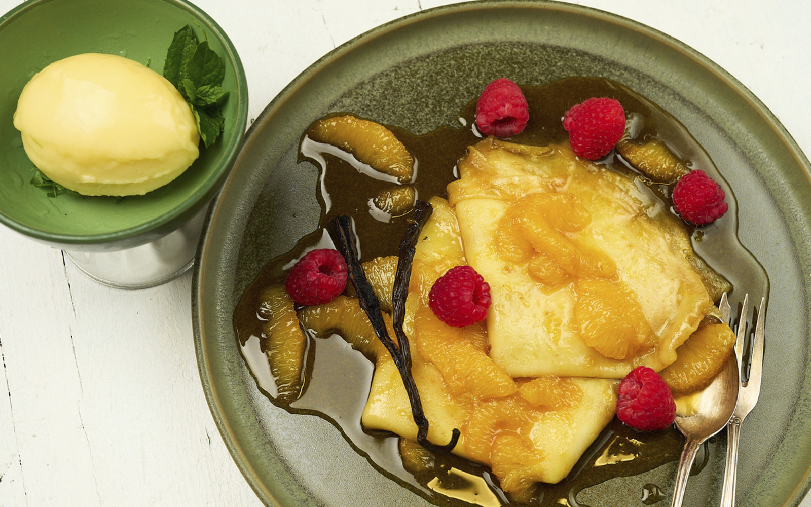 Crêpes Suzette mit Bio Mandarinen Sorbet