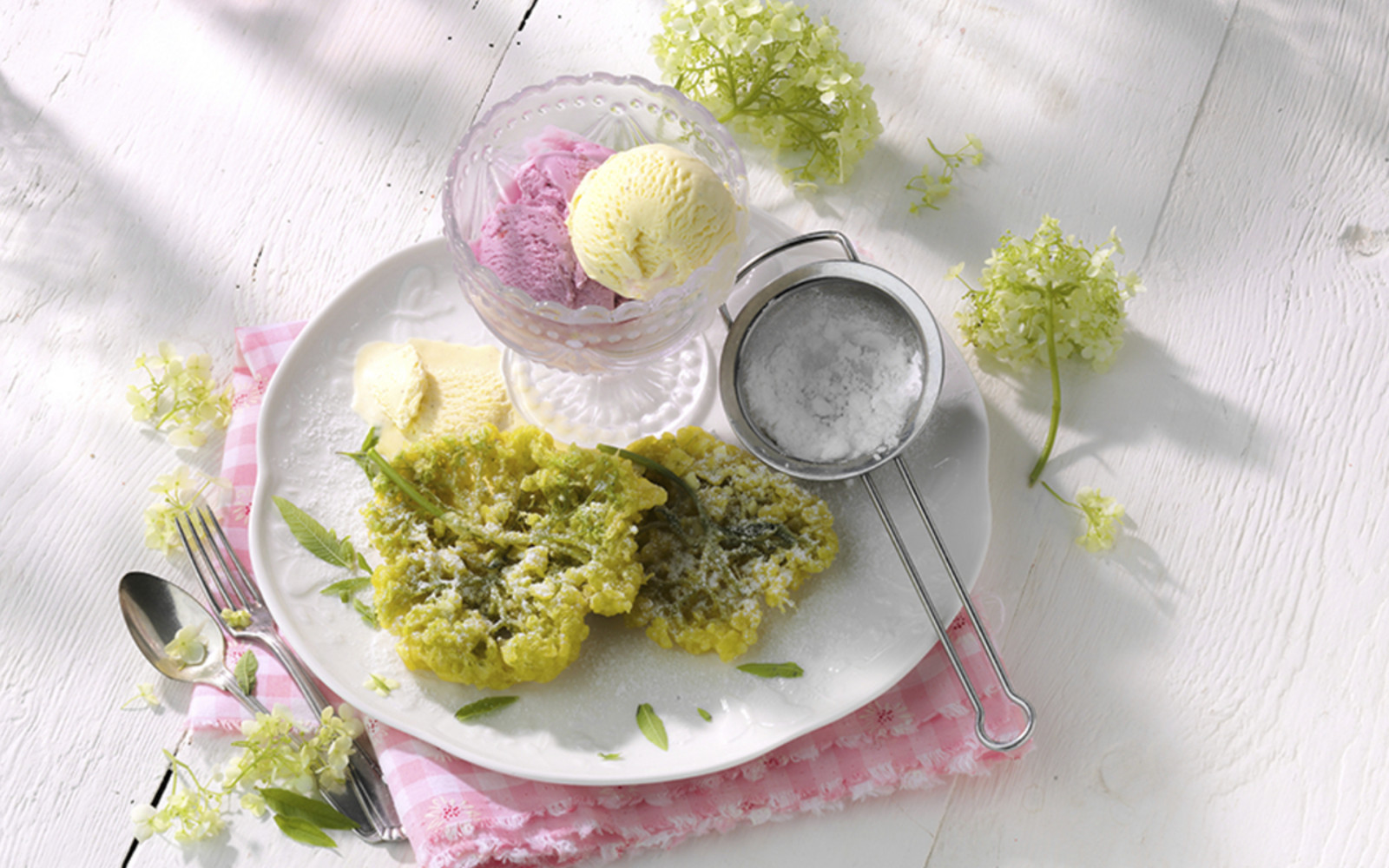 Eisdessert "Hollertraum"