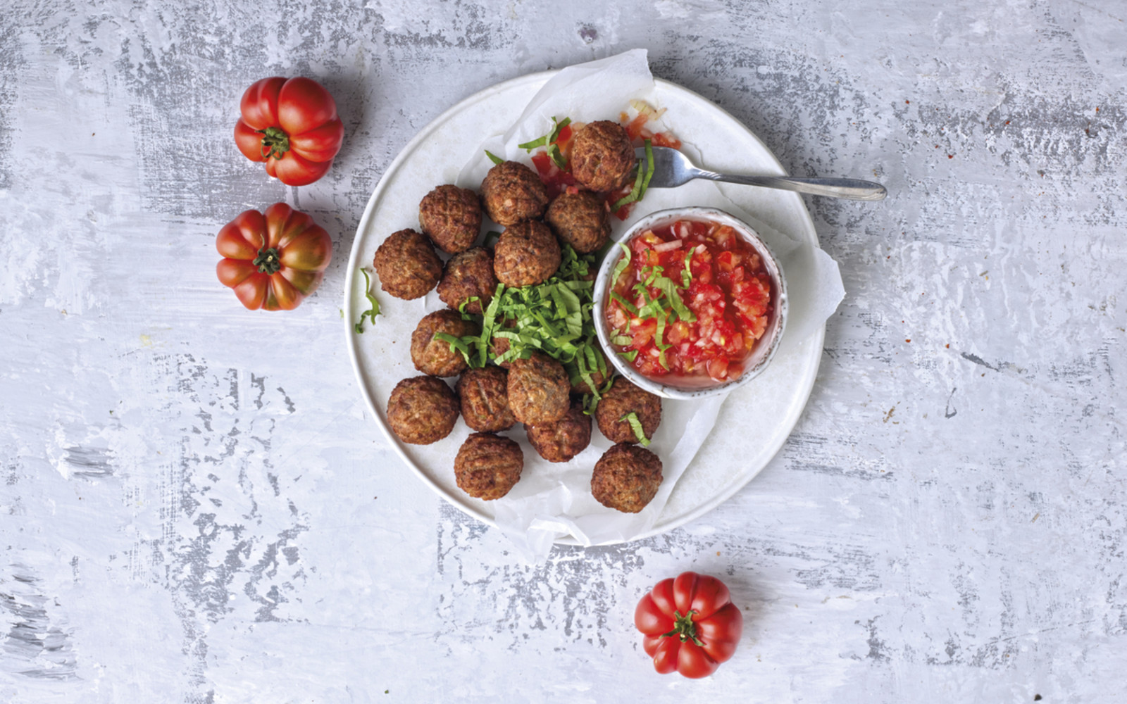Veggie Bällchen mit Tomatensalsa