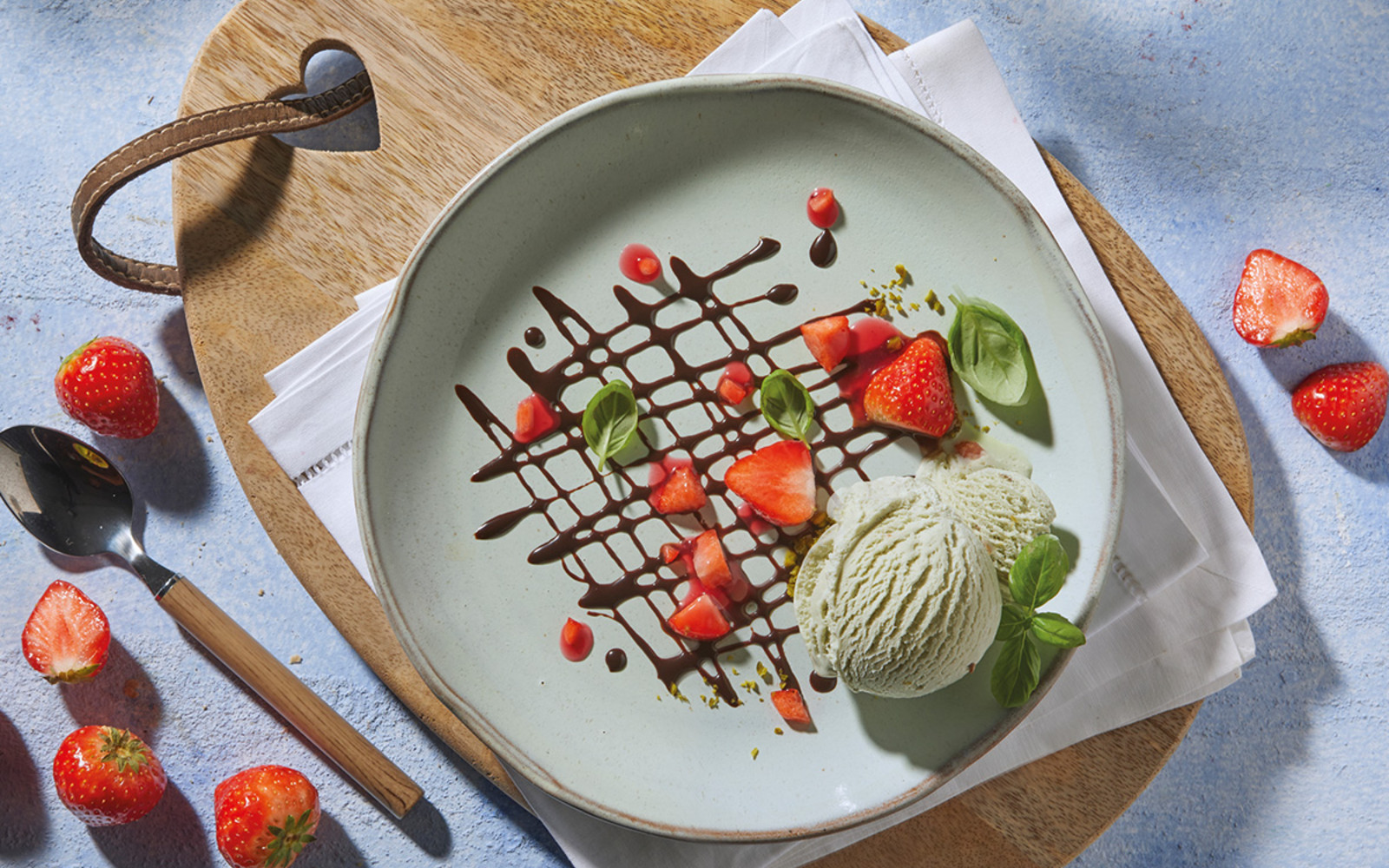 Marinierte Erdbeeren mit Eiscreme