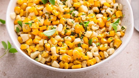 Gekochter Mais als Beilage