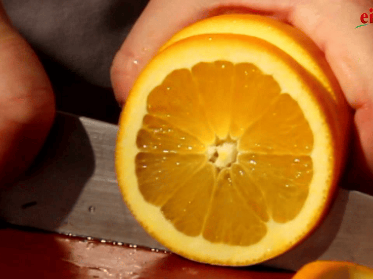 Orangen schneiden zur Dekoration (Einfach kochen)