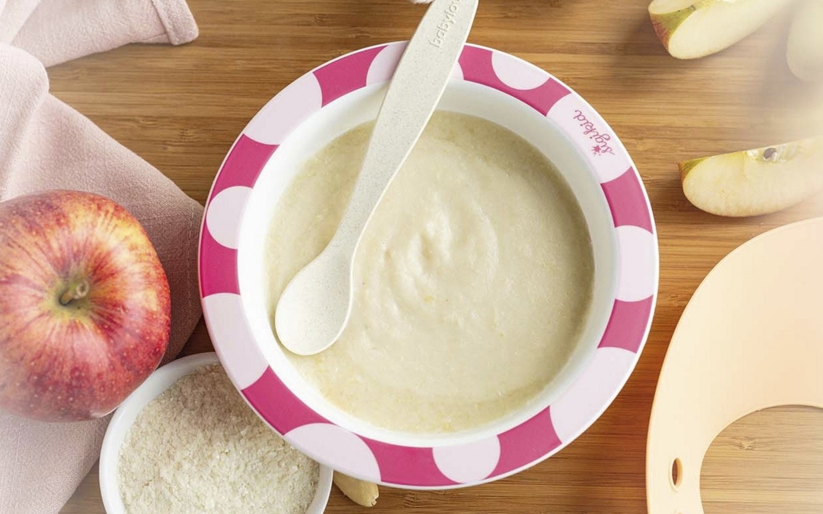 Hirse-Mandelbrei mit Apfelmus