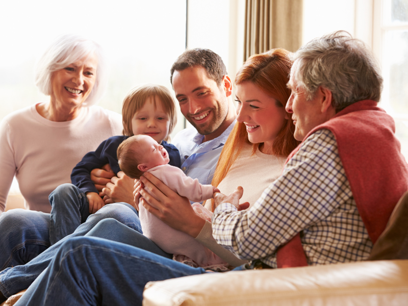 Familie besucht Baby Familie besucht Baby